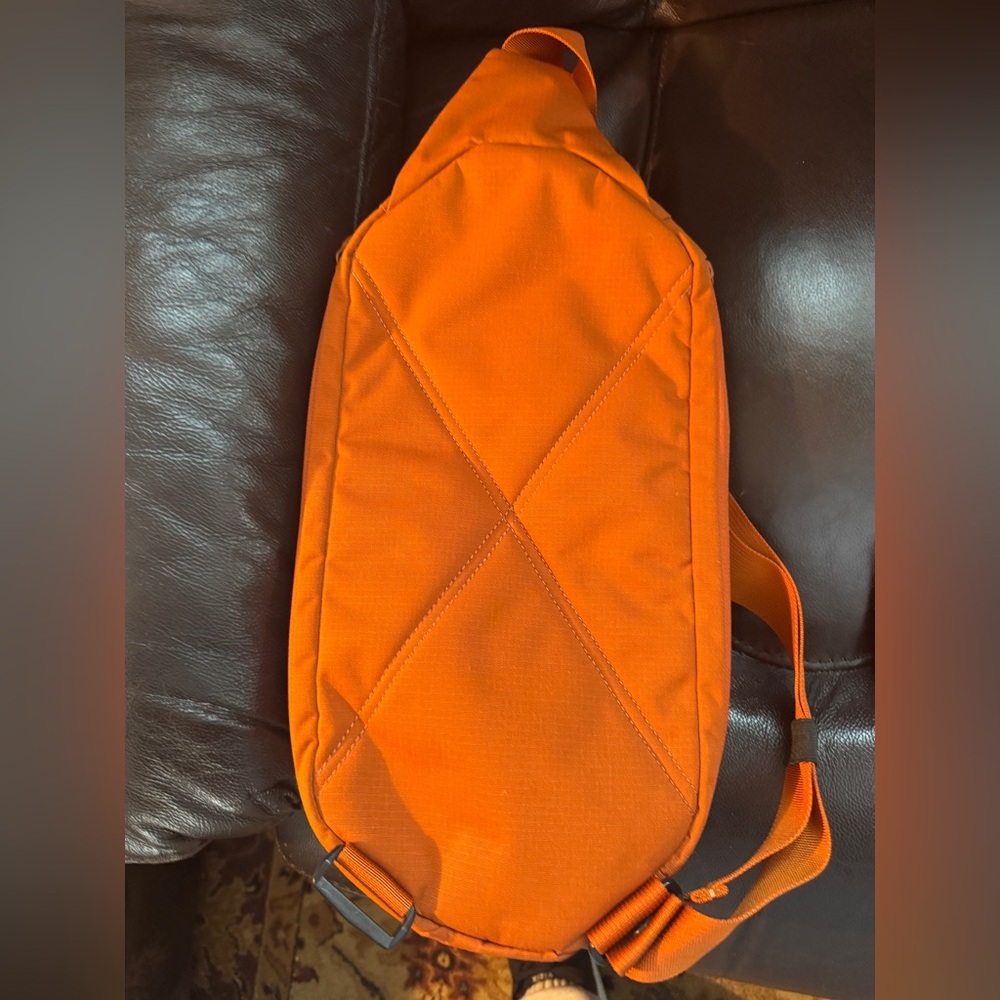 Timbuk2 Flight Crossbody sling and Flight Crossbody satchel, Orange Belt Bags - Picture 5 of 10